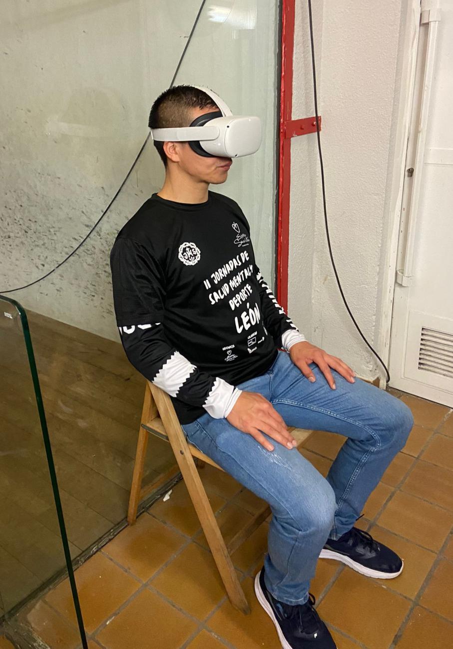 Proconsi - chico probando gafas de realidad virtual